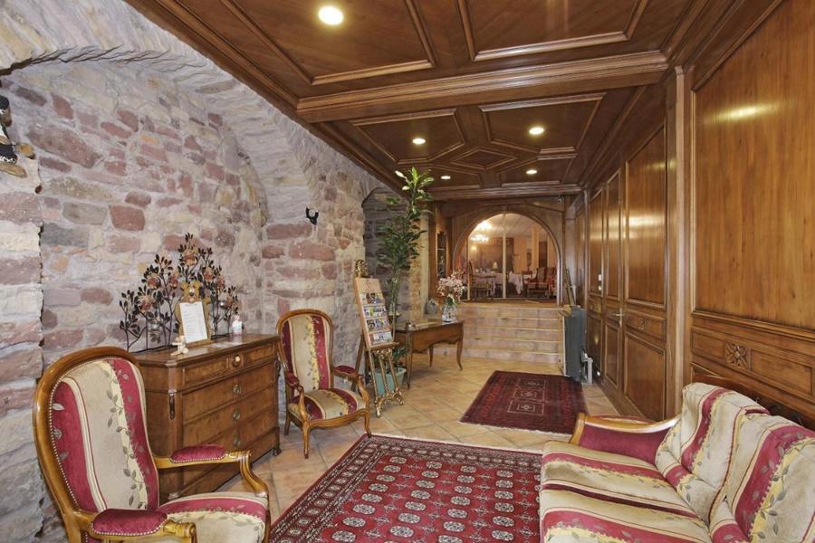 Hotel L'Ours De มุตซิก ภายนอก รูปภาพ